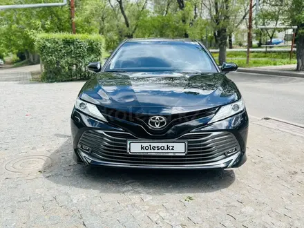 Toyota Camry 2019 года за 15 000 000 тг. в Караганда