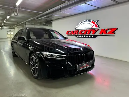 BMW 730 2019 года за 30 500 000 тг. в Астана