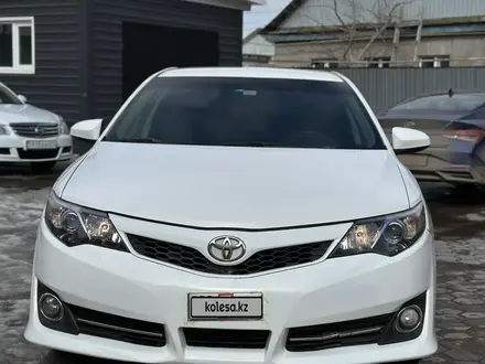 Toyota Camry 2013 года за 6 000 000 тг. в Актобе – фото 2