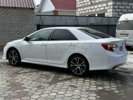 Toyota Camry 2013 года за 6 000 000 тг. в Актобе – фото 11