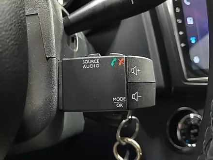 Renault Sandero 2020 года за 3 980 000 тг. в Алматы – фото 17