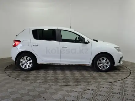 Renault Sandero 2020 года за 3 980 000 тг. в Алматы – фото 4