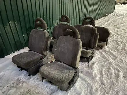 Комплект сидений на Делику Булку за 65 000 тг. в Астана – фото 2