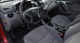 Hyundai Elantra 2014 года за 2 950 000 тг. в Атырау – фото 2