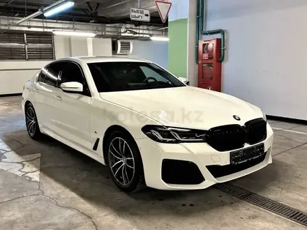 BMW 530 2021 года за 26 500 000 тг. в Алматы – фото 4