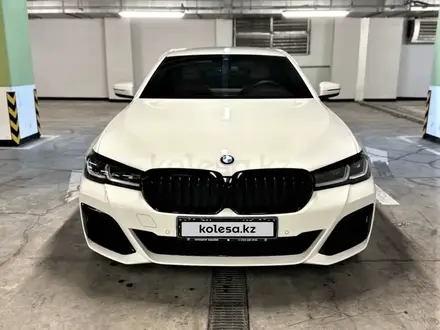 BMW 530 2021 года за 26 500 000 тг. в Алматы – фото 3