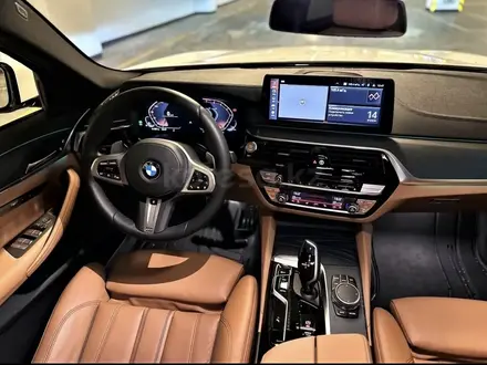 BMW 530 2021 года за 26 500 000 тг. в Алматы – фото 8