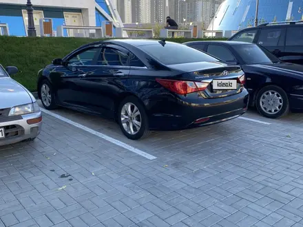 Hyundai Sonata 2011 года за 5 800 000 тг. в Астана – фото 2