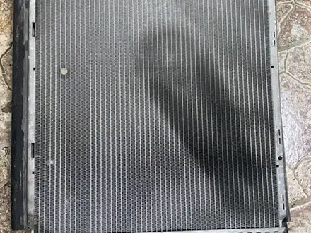 Радиатор охлаждения Mercedes w220 S500 за 45 000 тг. в Алматы