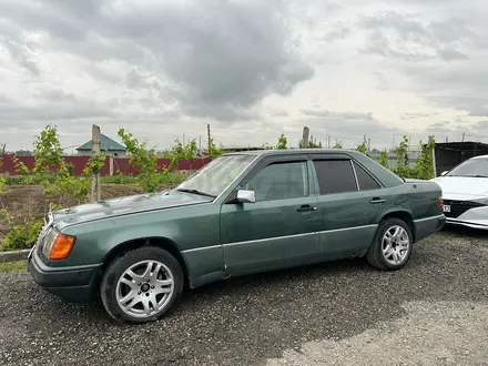 Mercedes-Benz E 230 1991 года за 1 300 000 тг. в Талдыкорган