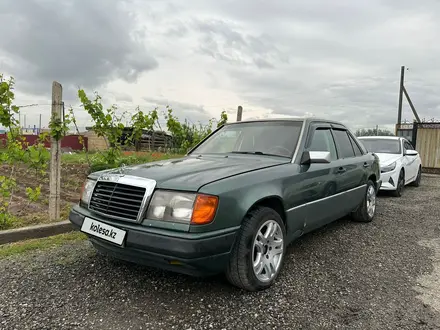 Mercedes-Benz E 230 1991 года за 1 300 000 тг. в Талдыкорган – фото 2