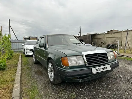 Mercedes-Benz E 230 1991 года за 1 300 000 тг. в Талдыкорган – фото 4