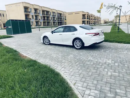 Toyota Camry 2018 года за 14 300 000 тг. в Туркестан – фото 9