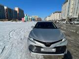 Toyota Camry 2020 года за 18 500 000 тг. в Астана – фото 2