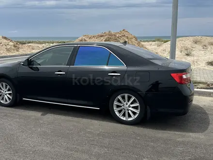 Toyota Camry 2014 года за 10 400 000 тг. в Актау – фото 2