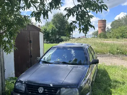 Volkswagen Vento 1995 года за 1 400 000 тг. в Саумалколь