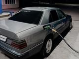 Mercedes-Benz E 200 1991 года за 1 050 000 тг. в Караганда – фото 3