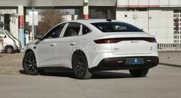 BYD Qin L DM-i 2025 года за 9 100 000 тг. в Астана – фото 2