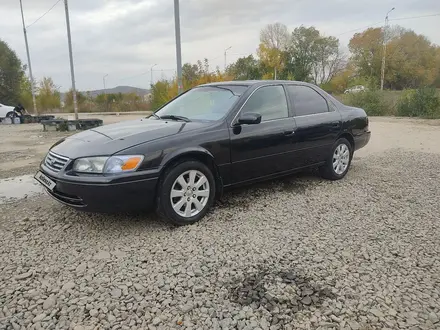 Toyota Camry 1999 года за 3 200 000 тг. в Шымкент – фото 2