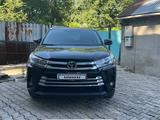 Toyota Highlander 2015 года за 16 000 000 тг. в Алматы