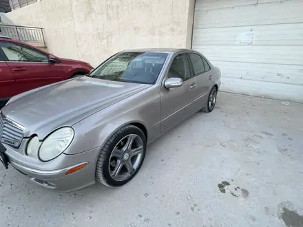 Mercedes-Benz E 350 2005 года за 3 000 000 тг. в Актау – фото 8