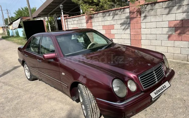 Mercedes-Benz E 230 1997 годаүшін2 450 000 тг. в Алматы