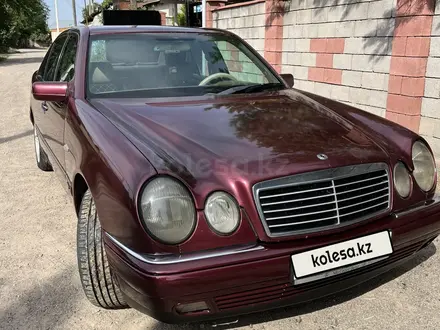 Mercedes-Benz E 230 1997 года за 2 450 000 тг. в Алматы – фото 6