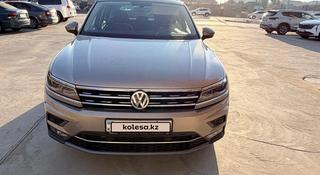 Volkswagen Tiguan 2018 года за 10 400 000 тг. в Атырау