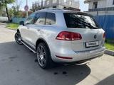 Volkswagen Touareg 2012 годаfor13 000 000 тг. в Алматы