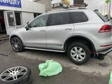 Volkswagen Touareg 2012 годаfor13 000 000 тг. в Алматы – фото 4