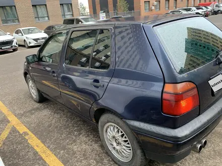 Volkswagen Golf 1995 года за 1 600 000 тг. в Астана – фото 10