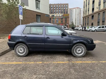 Volkswagen Golf 1995 года за 1 600 000 тг. в Астана – фото 12