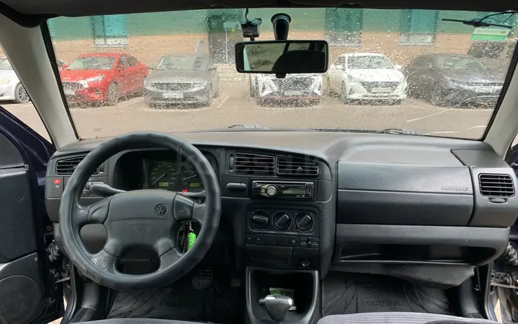 Volkswagen Golf 1995 года за 1 600 000 тг. в Астана