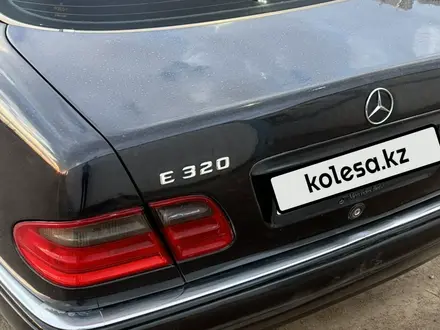 Mercedes-Benz E 320 1996 года за 3 000 000 тг. в Актау – фото 27