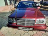 Mercedes-Benz E 200 1994 годаүшін2 700 000 тг. в Тараз