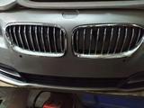 Бампер передний на BMW f10 рестайлинг за 200 000 тг. в Алматы – фото 4