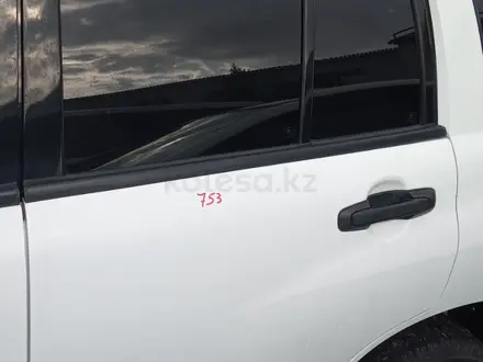 Дверь задняя Suzuki Escudo TD52W за 45 000 тг. в Усть-Каменогорск