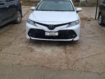 Toyota Camry 2018 года за 9 500 000 тг. в Актау – фото 2