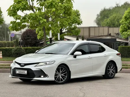 Toyota Camry 2022 года за 17 900 000 тг. в Алматы