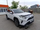 Toyota RAV4 2023 года за 18 900 000 тг. в Астана – фото 2