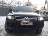 Volkswagen Touareg 2005 года за 4 000 000 тг. в Караганда