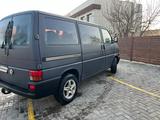 Volkswagen Caravelle 1995 годаүшін3 600 000 тг. в Караганда – фото 4