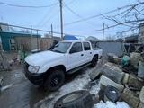 Toyota Hilux 2004 годаүшін3 500 000 тг. в Уральск