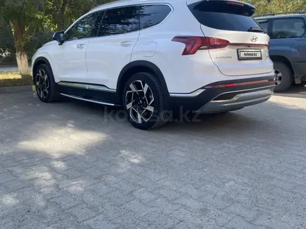 Hyundai Santa Fe 2022 года за 18 000 000 тг. в Актобе – фото 3
