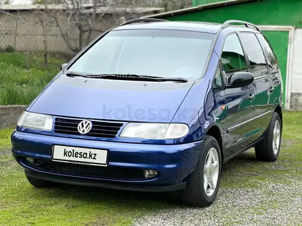 Volkswagen Sharan 1995 года за 4 300 000 тг. в Алматы – фото 2