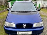 Volkswagen Sharan 1995 годаүшін4 300 000 тг. в Алматы