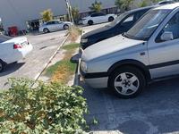 Volkswagen Golf 1995 годаfor1 300 000 тг. в Кентау