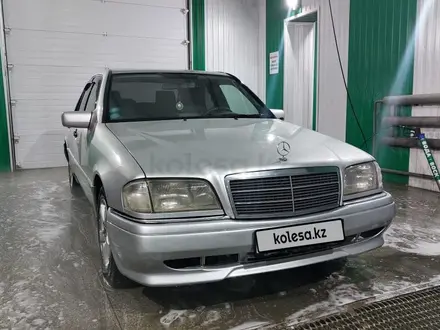 Mercedes-Benz C 180 1994 года за 1 850 000 тг. в Семей – фото 3