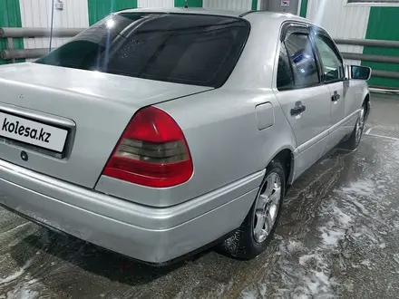 Mercedes-Benz C 180 1994 года за 1 850 000 тг. в Семей – фото 4