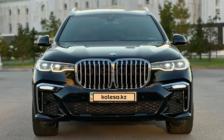 BMW X7 2021 года за 49 000 000 тг. в Астана